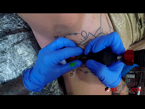 ❤️ Fìor tattooed hottie Sully Savage fhuair tattoo air a clitoris ❤️❌  Gnè  leinn gd.xywewl.top ☑